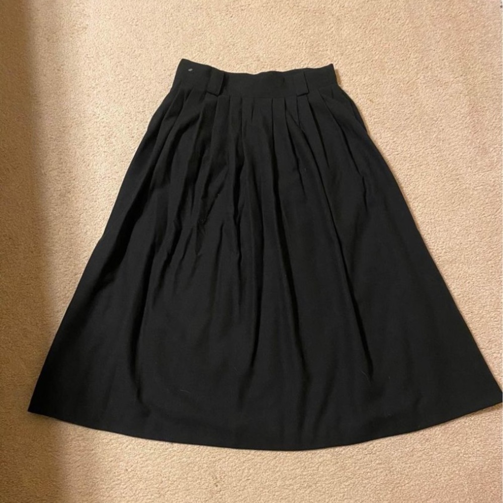 Black wool like skirt with pockets a-line vintage